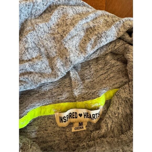 Woman’s inspired hearts, light knit hoodie - Picture 2 of 5